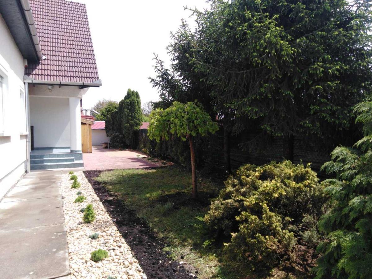 Viola Apartmanhaz Богач Екстер'єр фото