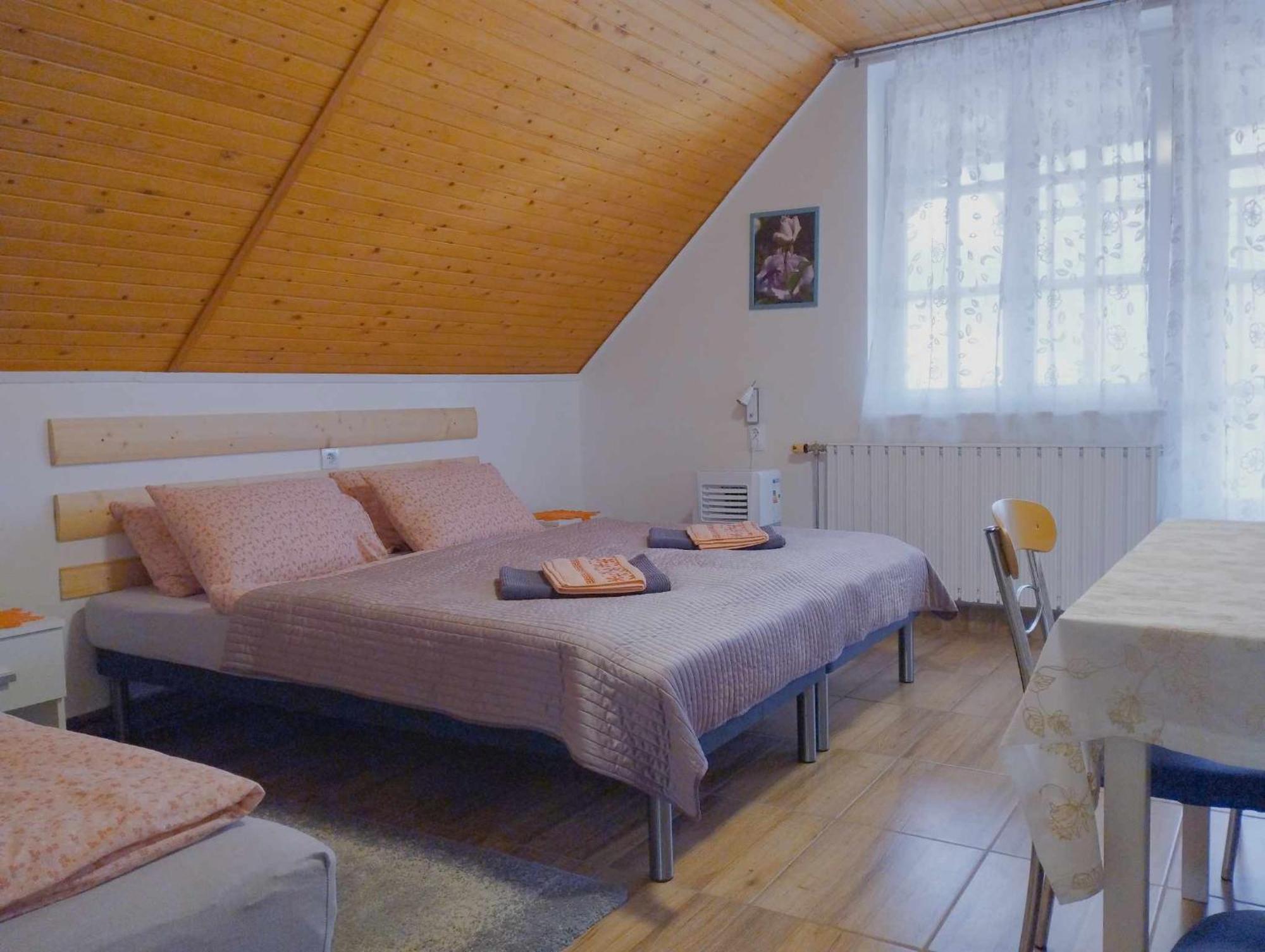 Viola Apartmanhaz Богач Екстер'єр фото