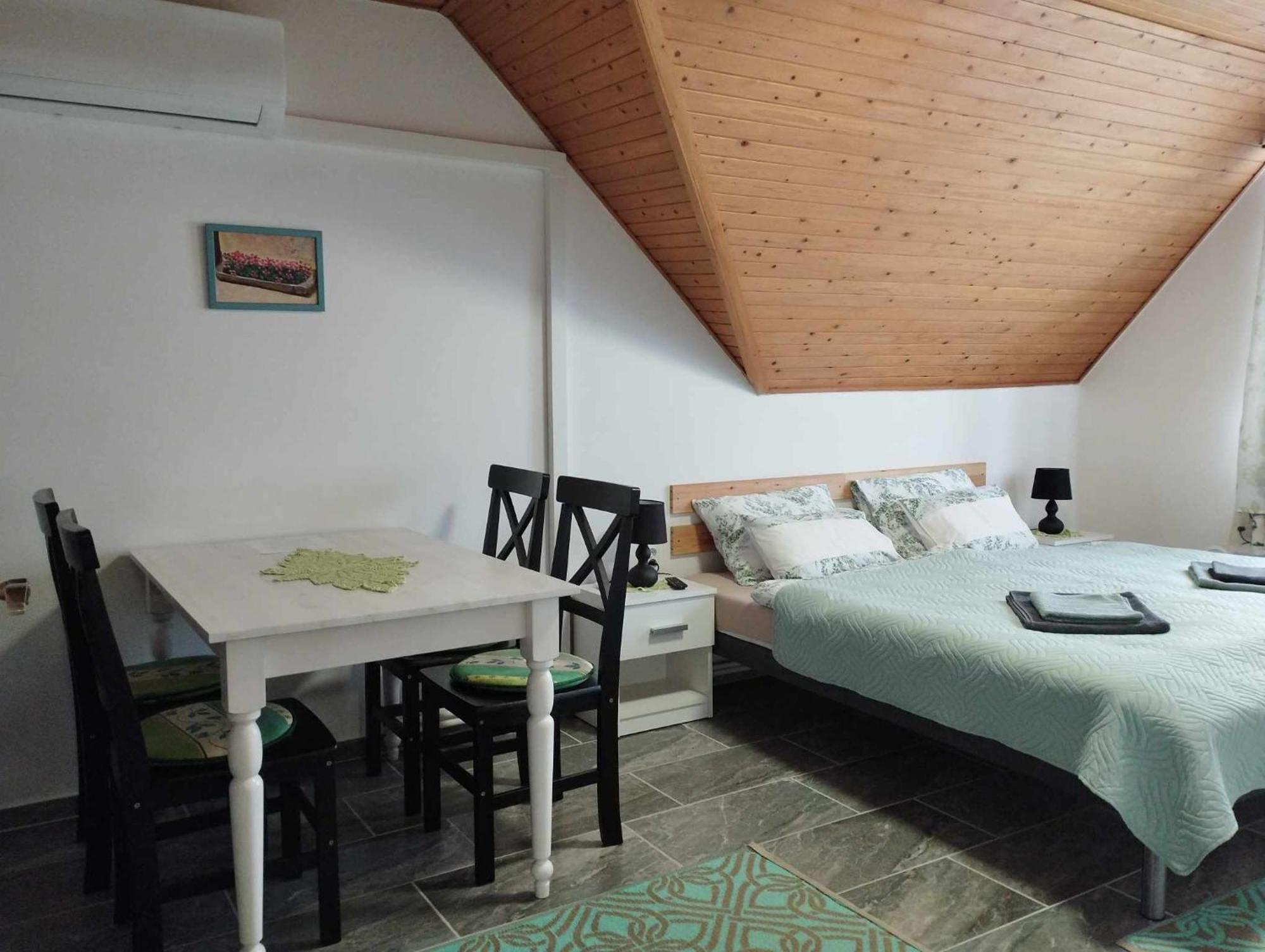 Viola Apartmanhaz Богач Екстер'єр фото